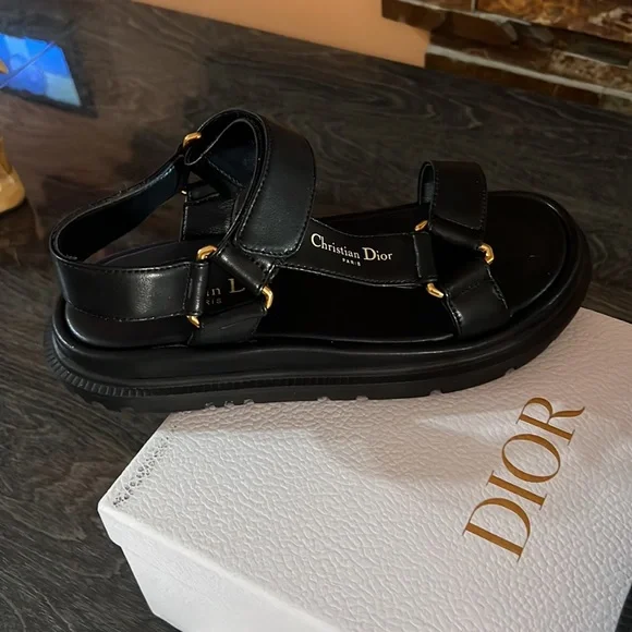 COPY - Like new D Wave Sandals (worn twice) - Picture 2 of 9